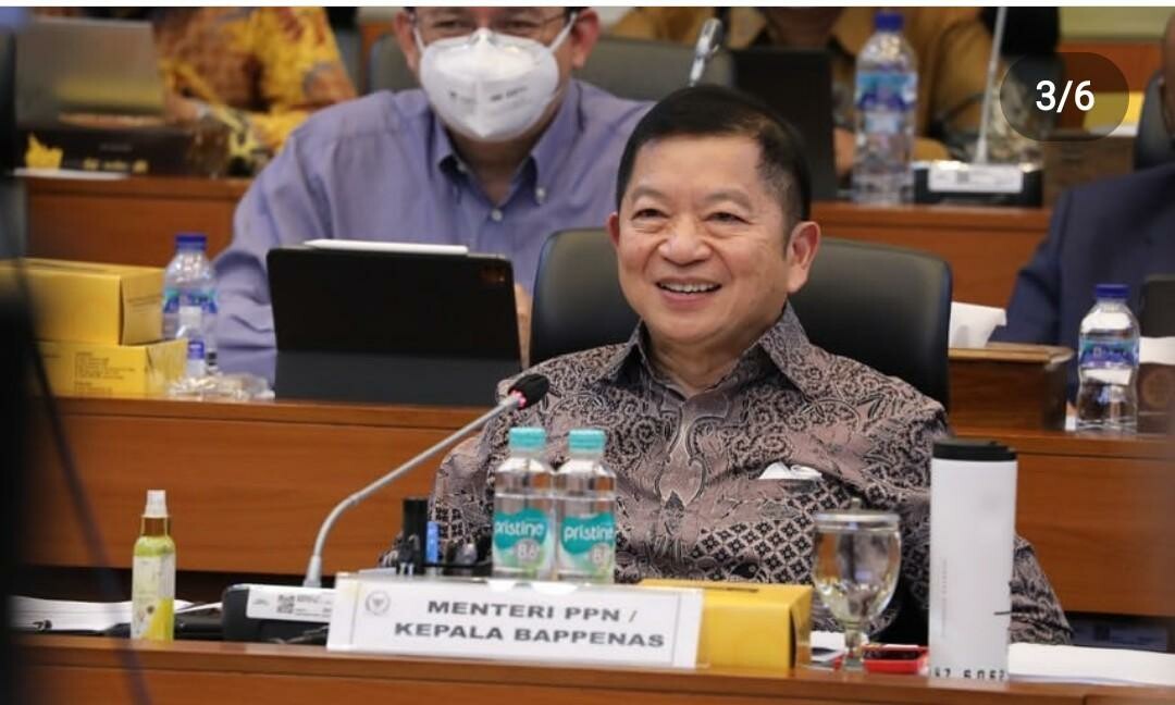 KPU akan bersikap terkait pemberhentian Suharso Monoarfa dari Ketum DPP PPP setelah menerima pemberitahuan resmi dari parpol tersebut.
